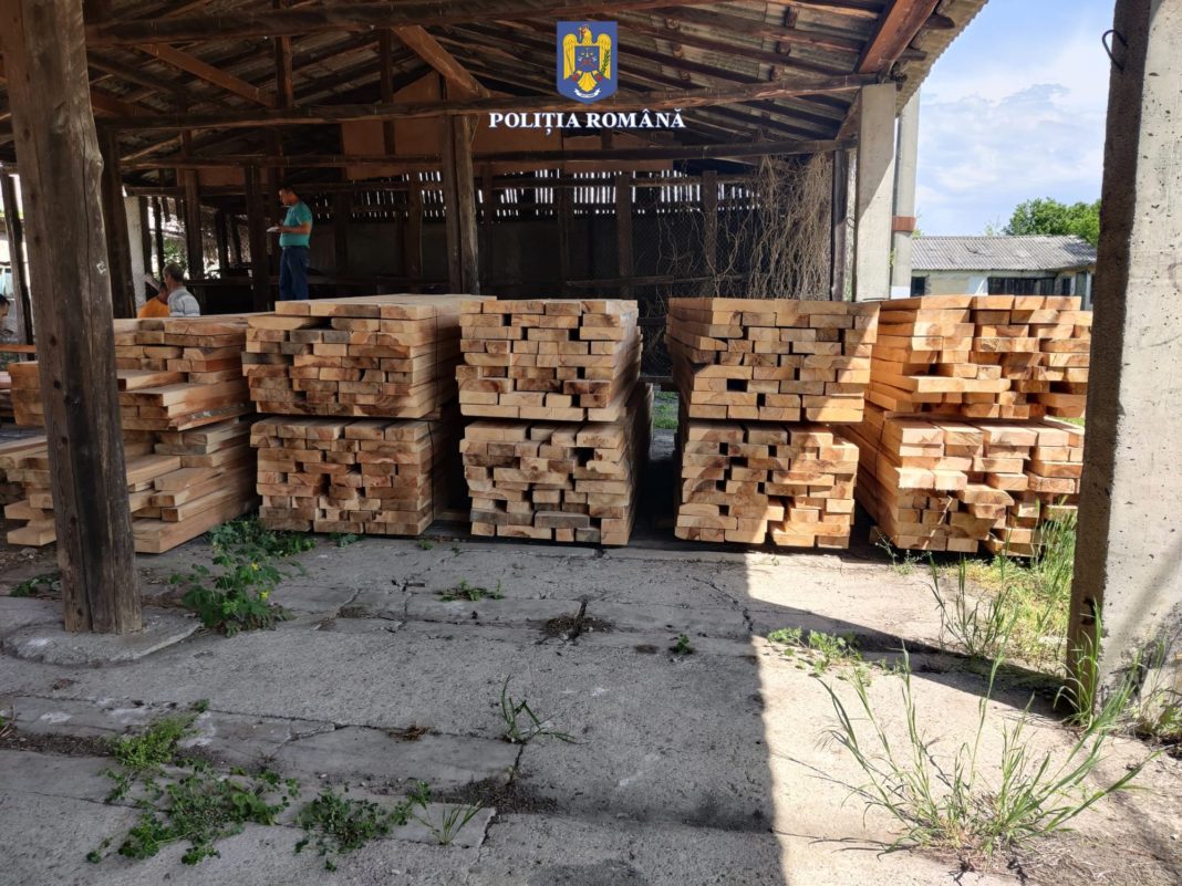 Transport ilegal de lemne, depistat la Slatina