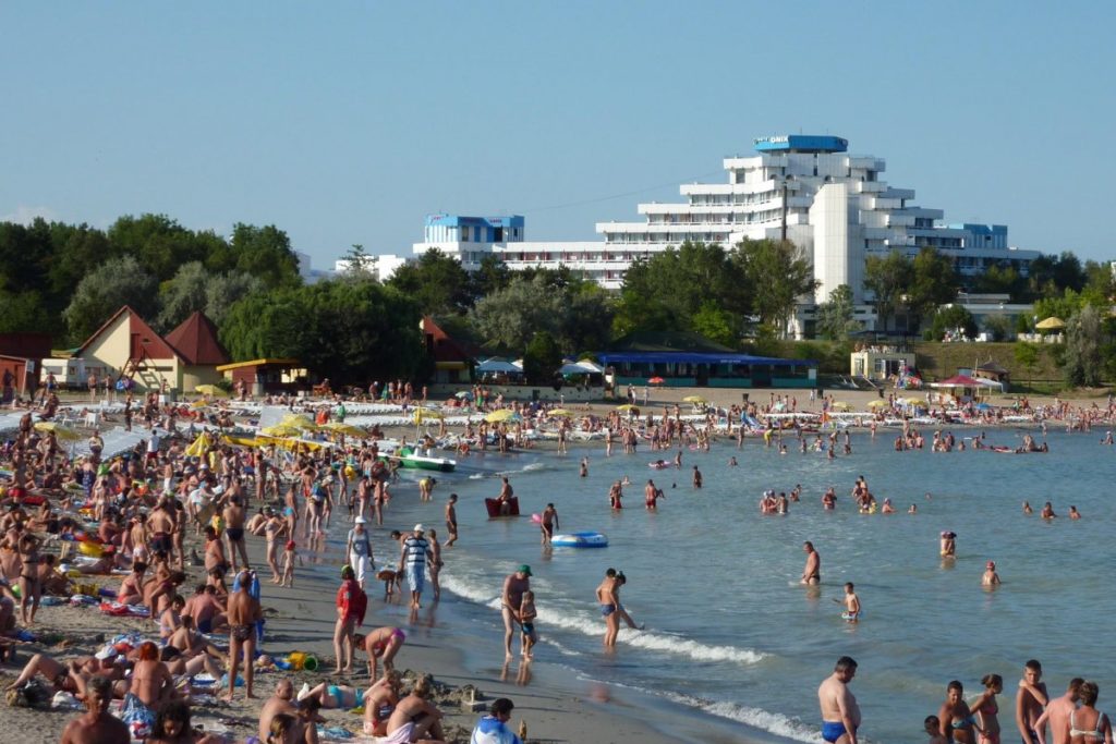 Ministrul Mediului: Peste 1.000 de imobile de pe litoral au fost privatizate ilegal