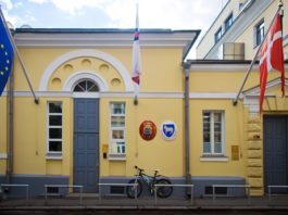 Rusia expulzează şapte diplomaţi danezi