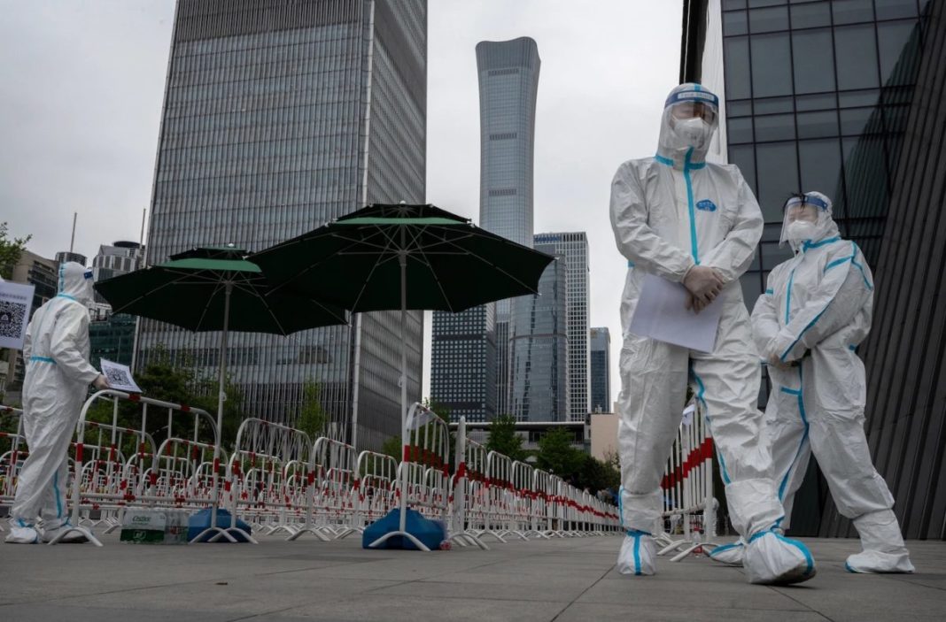 Beijing a înăsprit restricțiile din cauza unui focar de coronavirus Beijing a înăsprit restricțiile din cauza unui focar de coronavirus