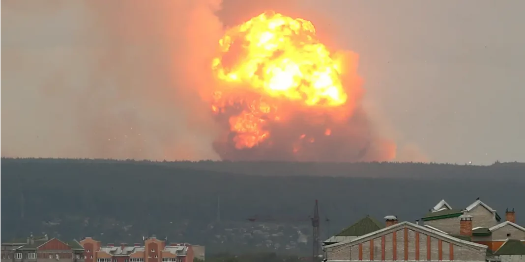 Un mort și șapte răniți după o explozie la o bază militară din Rusia