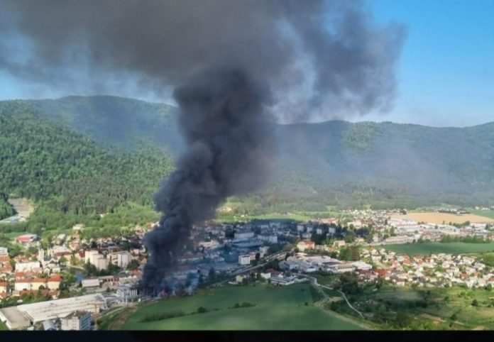 explozie slovenia Douăzeci de răniţi şi mulţi dispăruţi după o explozie la o uzină chimică din Slovenia