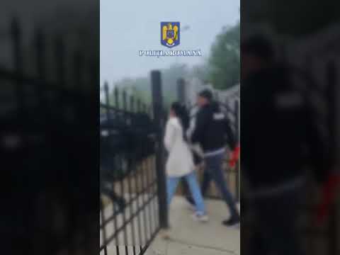 (VIDEO) Dolj: Femeie urmărită internaţional depistată de poliţişti