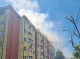 14 persoane evacuate, după ce patru scări de bloc din Năvodari au fost cuprinse de un incendiu