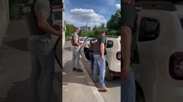 (VIDEO) Craiova: A furat din biserică, acum e după gratii