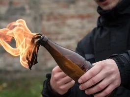 Centru de recrutare din Rusia, incendiat cu cocktailuri Molotov