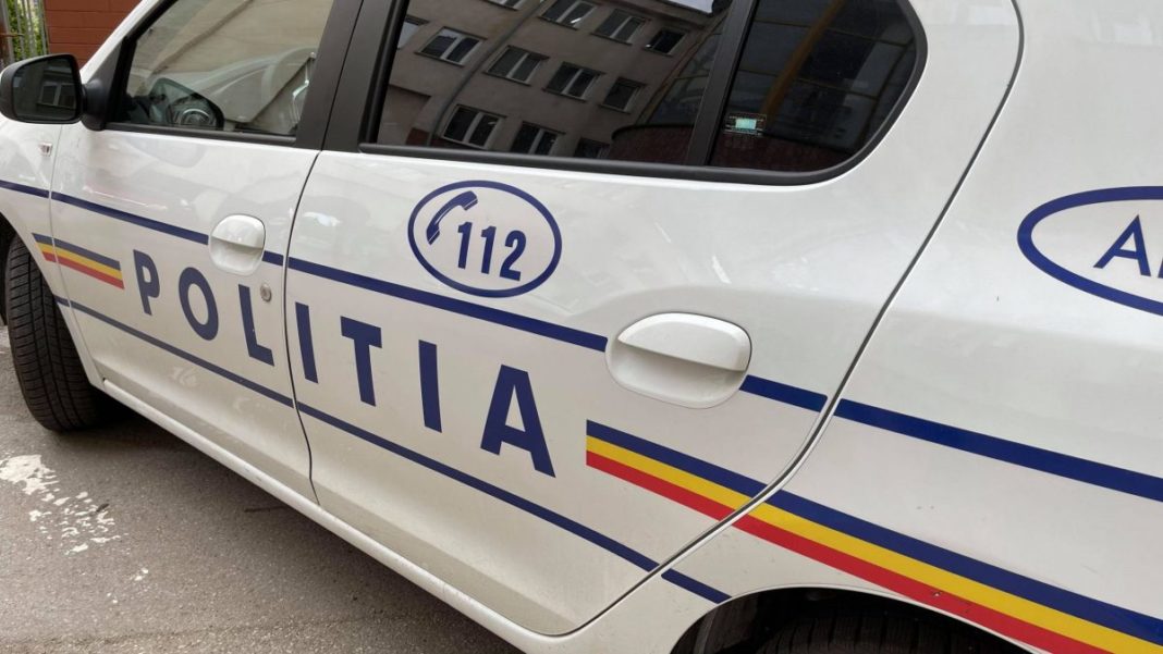 Bărbat de 87 de ani care conducea o tricicletă electrică, acroşat cu maşina de o şoferiţă