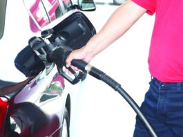 Preţul pe litrul de carburant este mai ieftin în Bulgaria decât în România