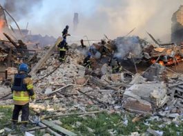 60 de morţi într-o şcoală bombardată din Lugansk