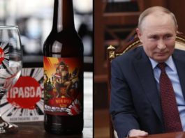 Sticla de bere, care este fabricată în Ucraina, are o imagine pe etichetă cu președintele rus stând pe un tron deasupra unui râu de sânge, cu o bombă într-o mână