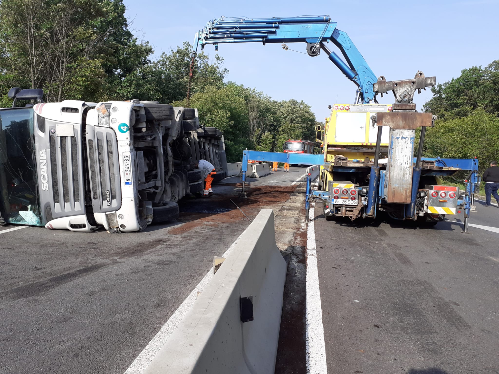 Trafic blocat la Pădurea Saru din cauza unui tir răsturnat