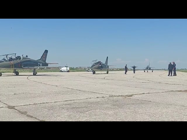 (VIDEO) Demonstrații de zbor cu IAR 99 în prezența ministrului Economiei la Craiova