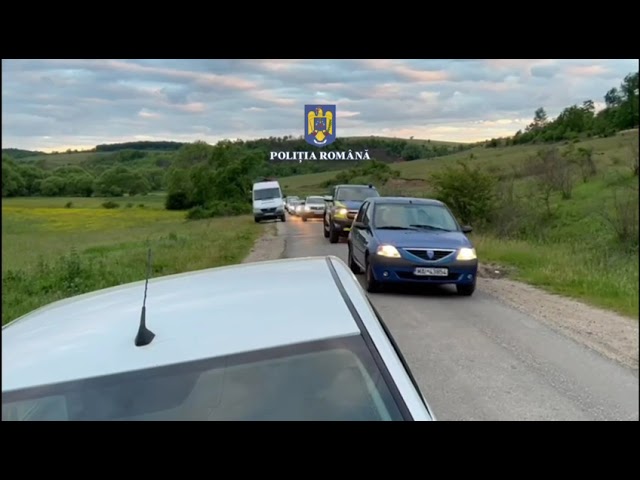 (VIDEO) 11 percheziții la persoane bănuite de camată și șantaj