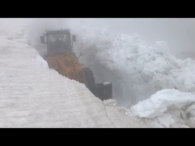 (VIDEO) Zăpadă de trei metri pe Transalpina