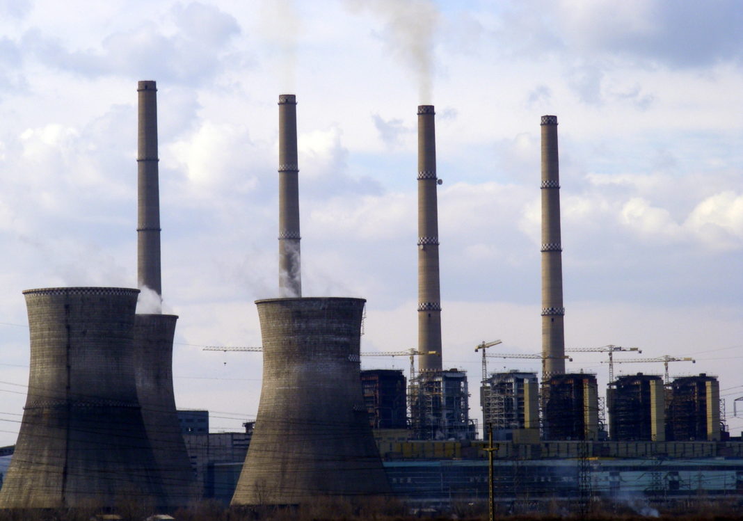 Sucursala Electrocentrale de la Turceni poluează periodic zona