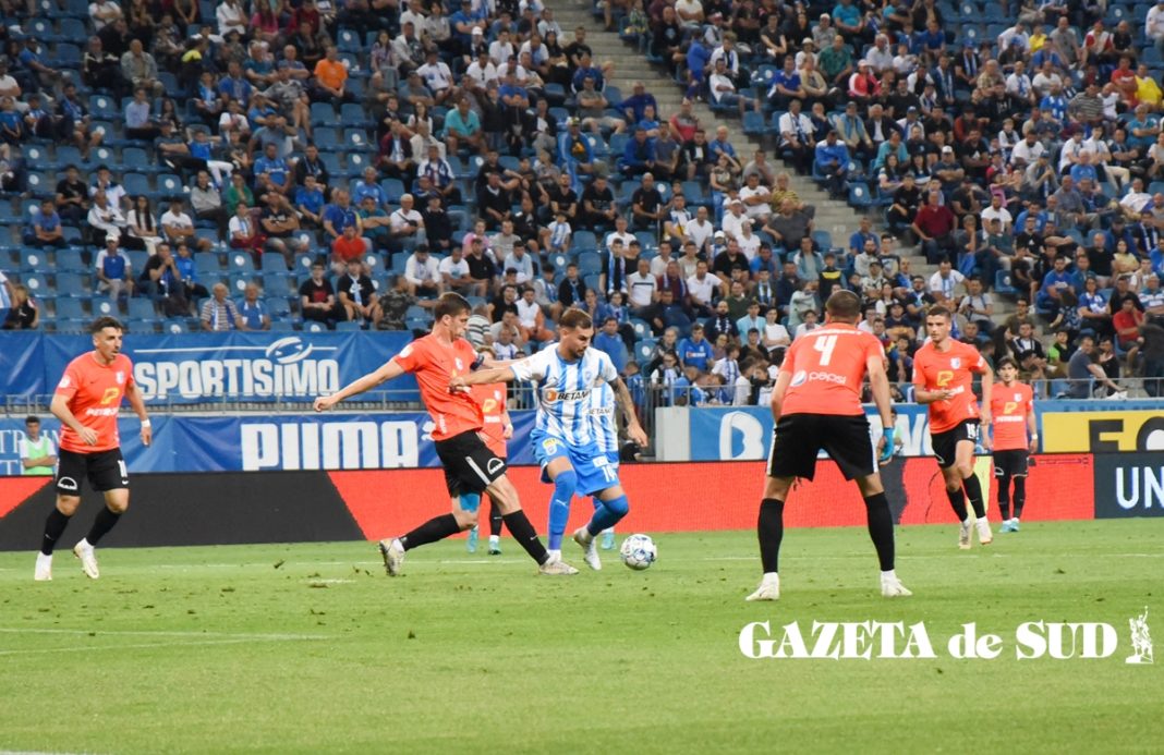 Jucătorii Farului (în portocaliu) au încheiat pe locul 5 sezonul trecut al Ligii 1 (Foto: Alex Vîrtosu)