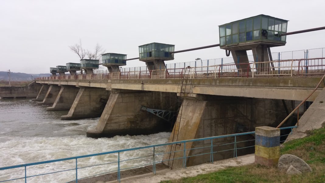 Specialiștii subunității A.B.A Jiu la nivelul județului Dolj, Sistemul de Gospodărire a Apelor Dolj urmărind starea tehnică și funcțională atât a barajelor, cât și a digurilor