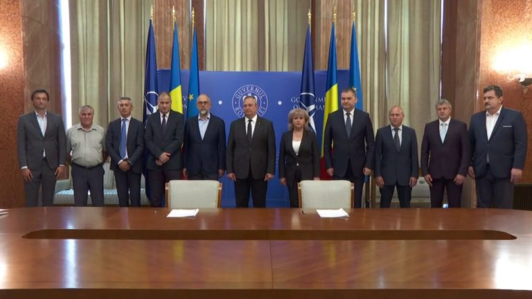 (VIDEO) S-au semnat primele contracte finanțate din PNRR. În Dolj se va reabilita Primăria Bârca