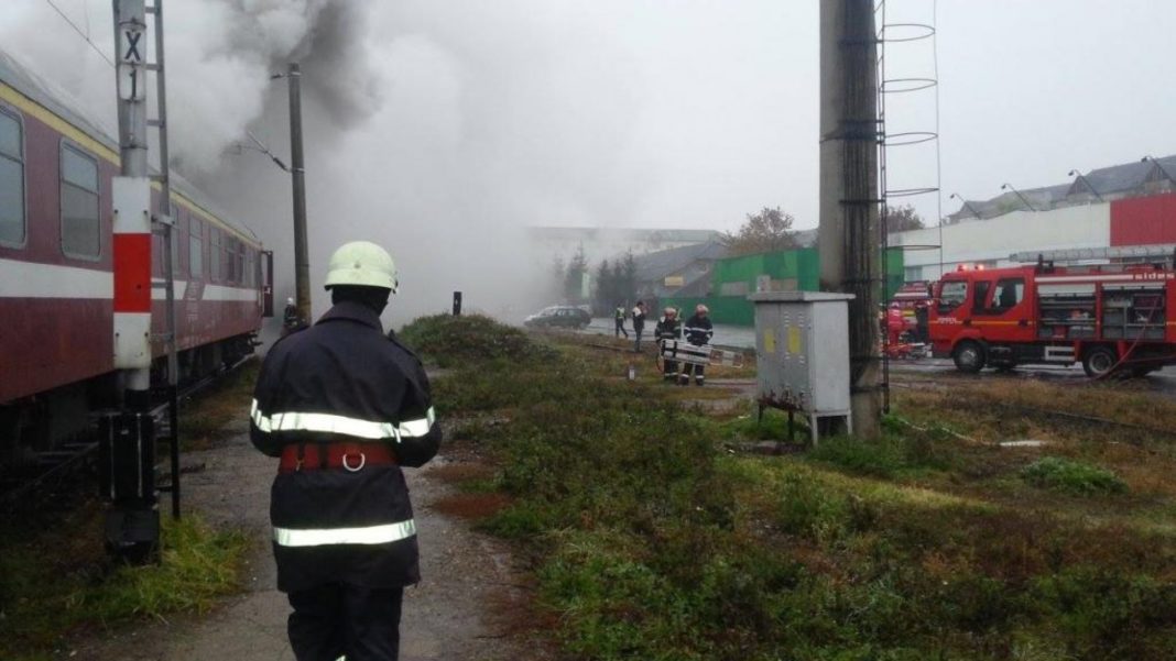 Peste 250 de persoane evacuate după ce o locomotivă a luat foc în Gara Videle