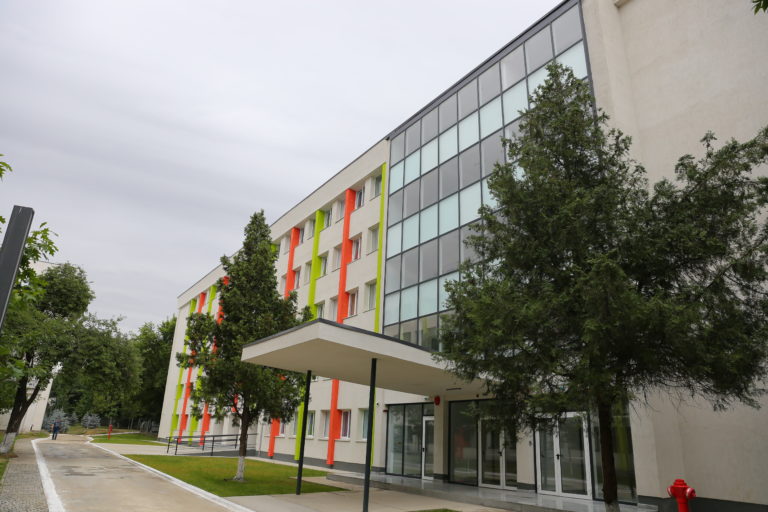 A fost inaugurat Căminul 9 din Complexul Facultăţii de Mecanică din Craiova-