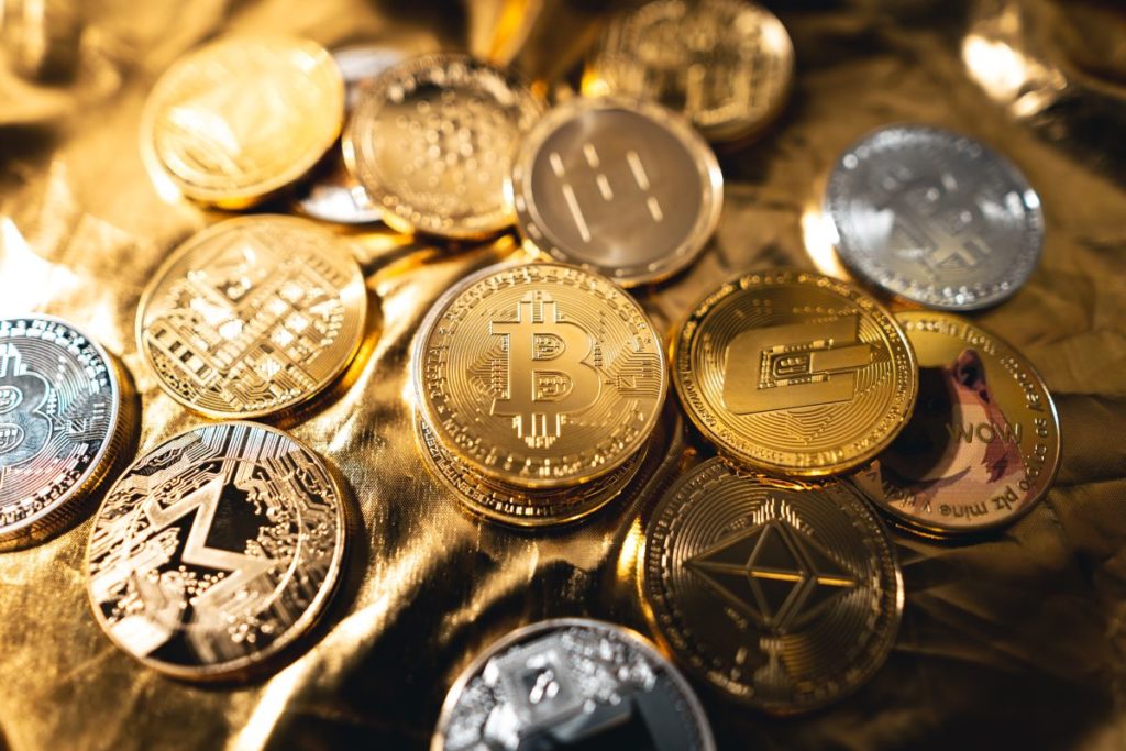 Guvernul vrea să controleze piața crypto și să taxeze tranzacțiile de criptomonede