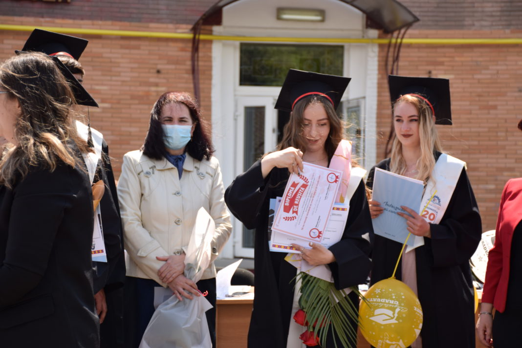 Dintre cei aproape 300 de absolvenți de clasa a XII-a din programul Vreau în clasa a 9-a, deși provin din comunități dezavantajate de la sate, mai mult de 95% vor susține Bac-ul
