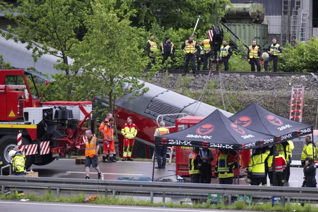 Numărul deceselor după accidentul de tren din Germania a crescut la 5