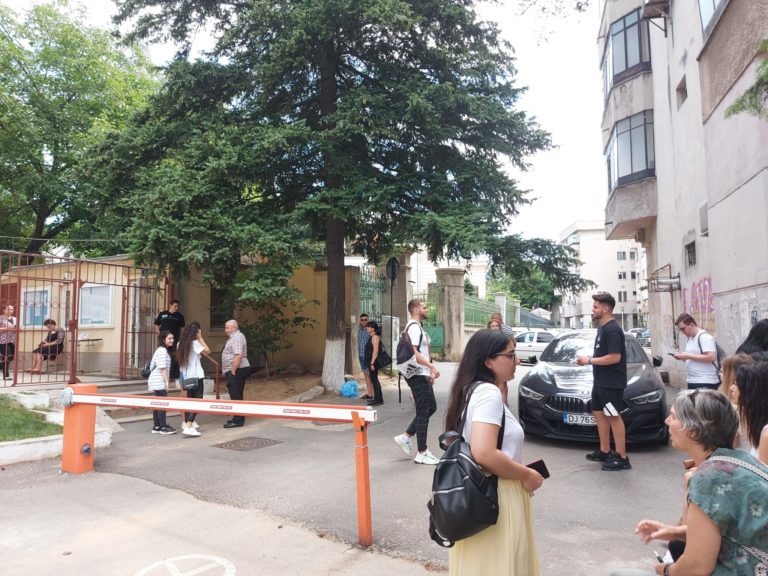 Absolvenţii de liceu au susţinut, ieri, ultima probă scrisă a primei sesiuni a bacalaureatului