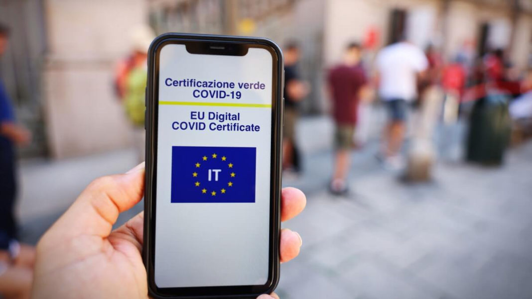 Certificatul COVID al UE va fi prelungit cu un an