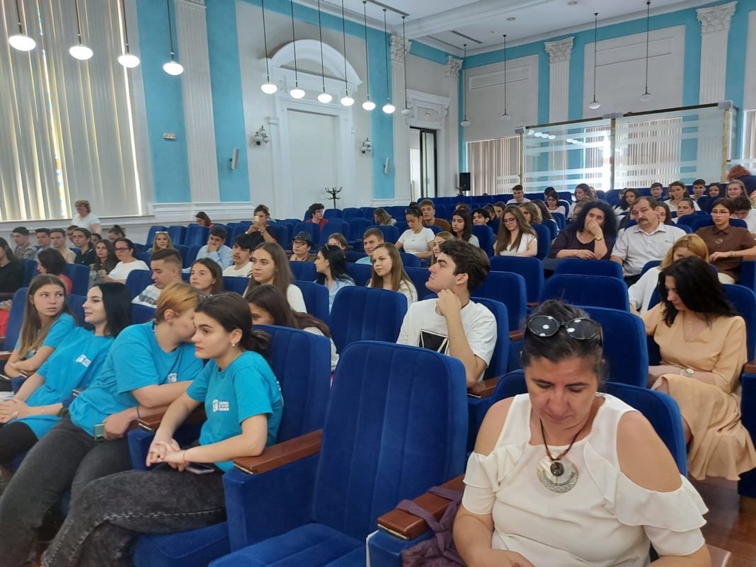 Liceele din Dolj care au câştigat concursul Competiţia Tinereţii