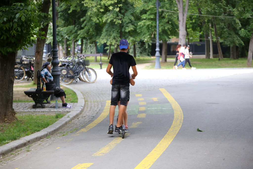 Primăria trimite trotinetele electrice pe pistele amenajate