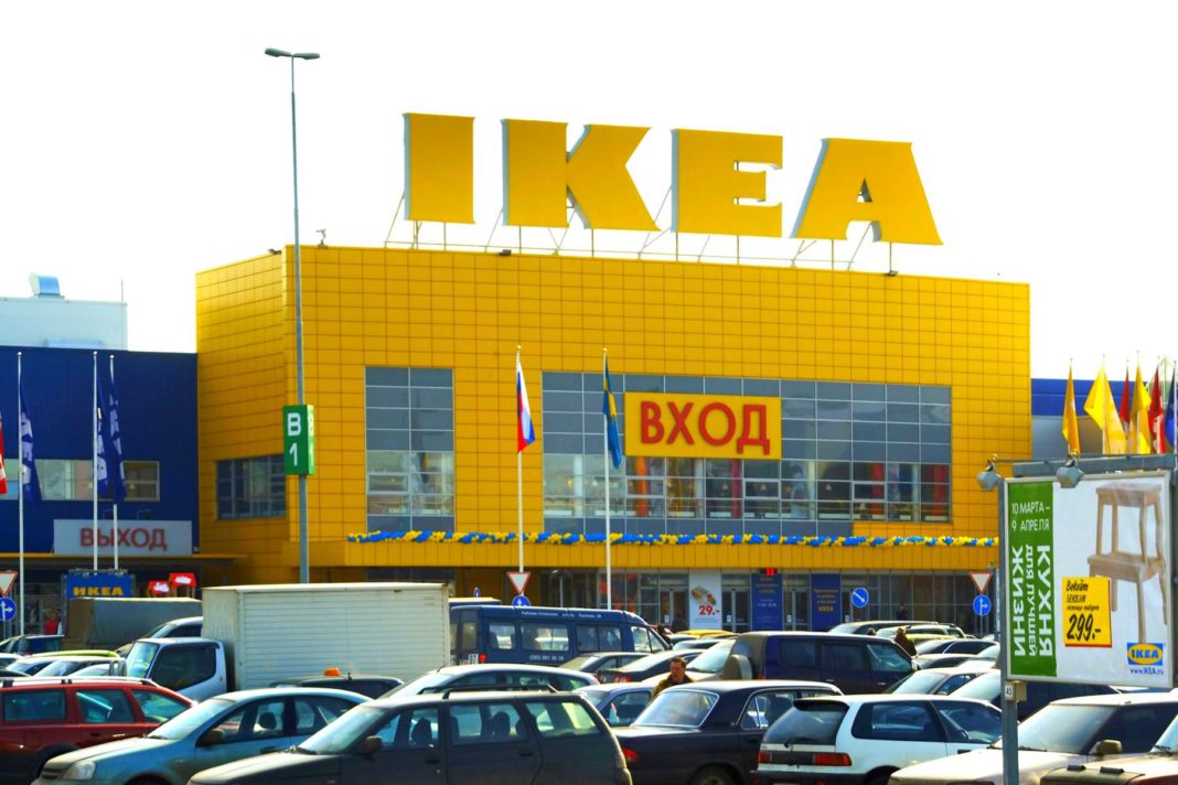 Ikea vinde fabricile din Rusia