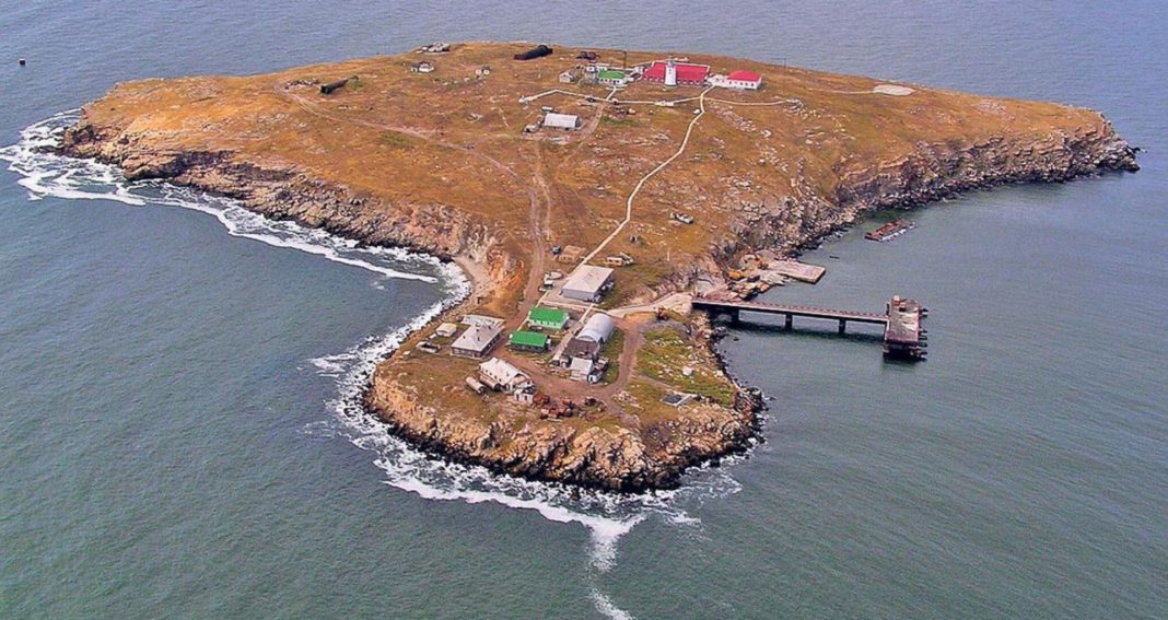 Insula Șerpilor, fortificată masiv de ruşi