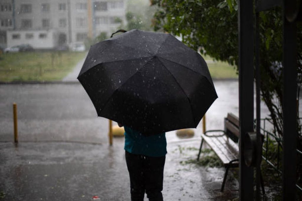 Județul Mehedinți sub cod galben de precipitații și vânt