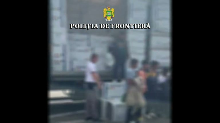 (VIDEO) Treizeci de cetăţeni din Nepal şi Bangladesh, depistaţi într-un automarfar