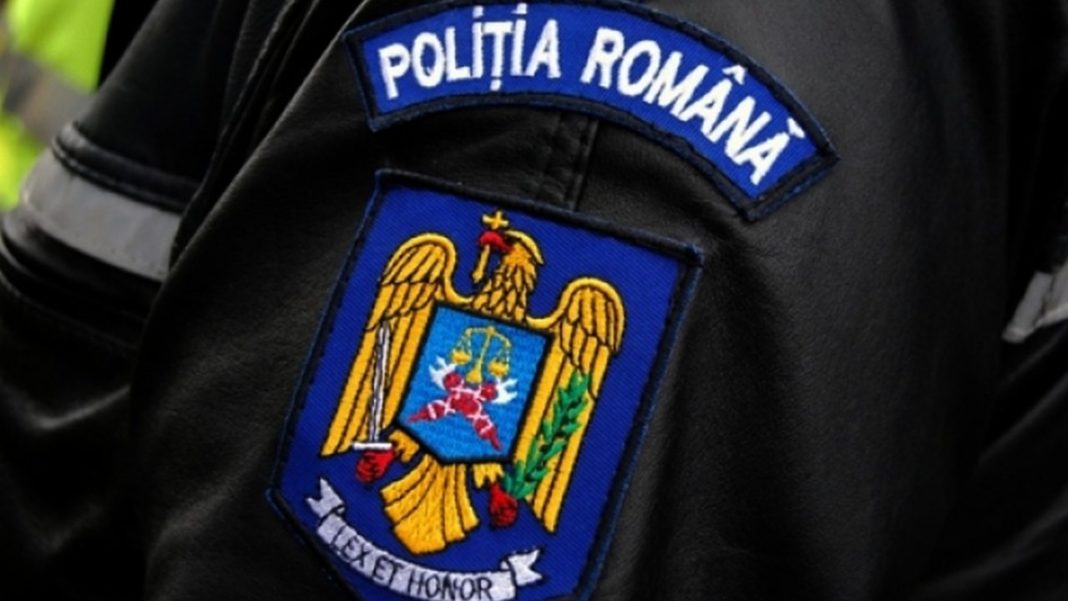 Poliţist lovit când a vrut să despartă doi bărbaţi care se luaseră la bătaie în secţia de poliţiei