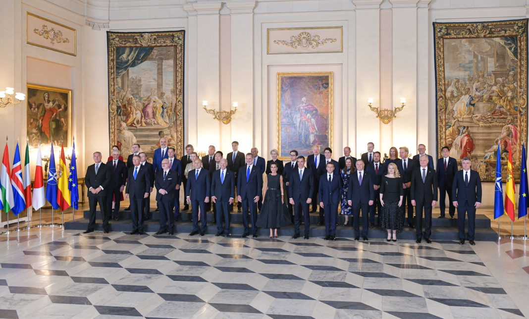 Participare la dineul de gală oferit de Majestățile Lor Regele Felipe al VI-lea și Regina Letizia în onoarea Șefilor de Stat și de Guvern