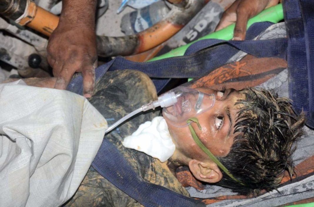 Copil salvat după patru zile dintr-un puţ adânc de 24 de metri, în India