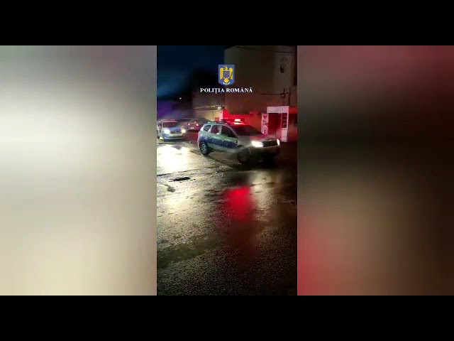 (VIDEO) Percheziții la persoane bănuite de furt de carburant