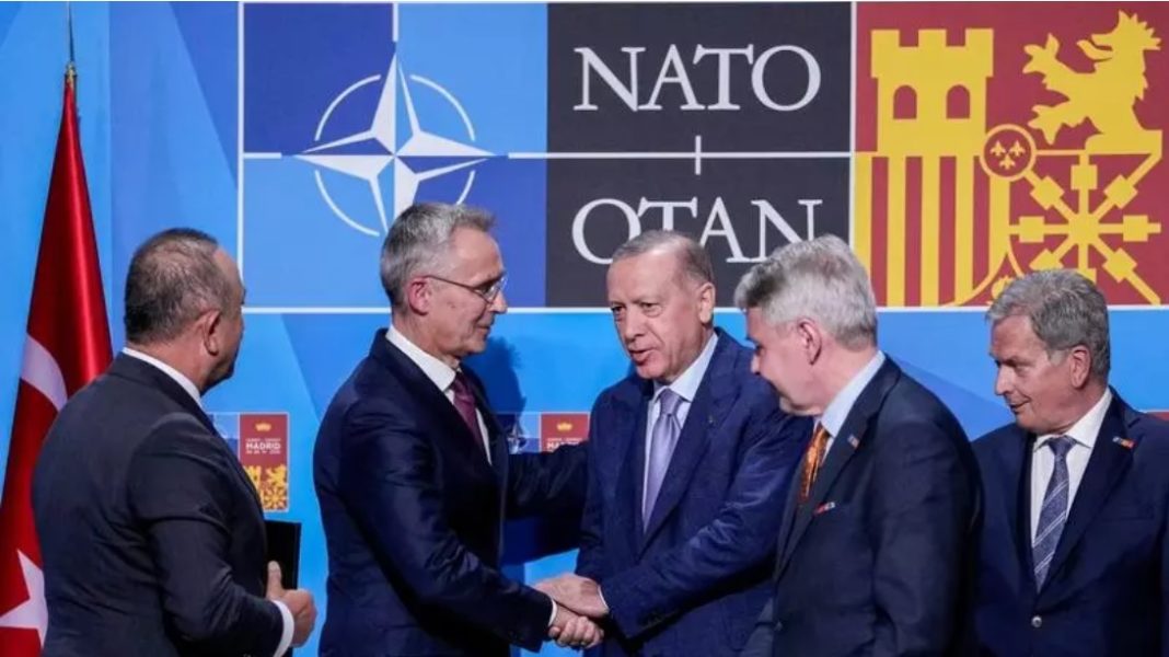 Turcia va susține, la summitul din această săptămână, invitația Finlandei și Suediei de a adera la NATO