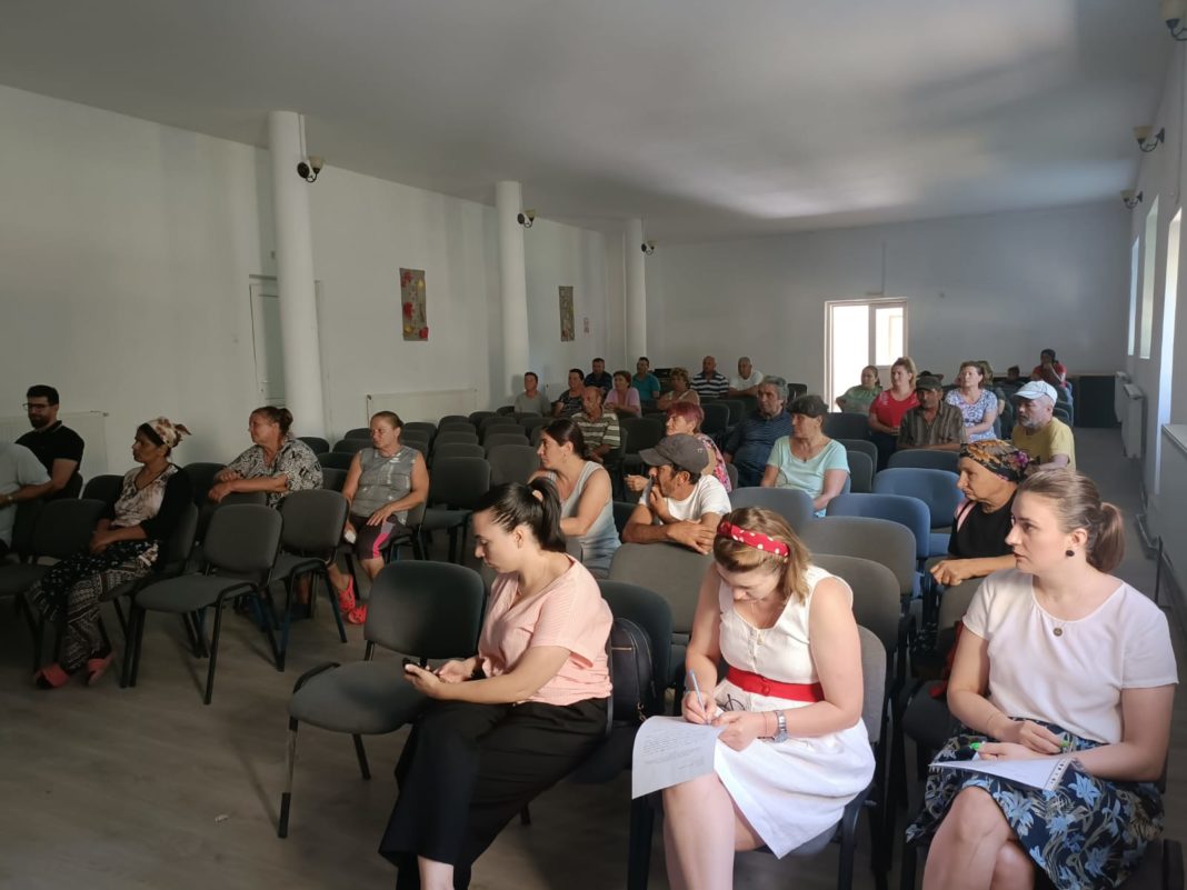 Conducerea OCPI Dolj, primarul localității Giurgița și reprezentanții prestatorului lucrărilor de înregistrare sistematică a imobilelor au participat, ieri, la un eveniment de informare a cetățenilor din comună