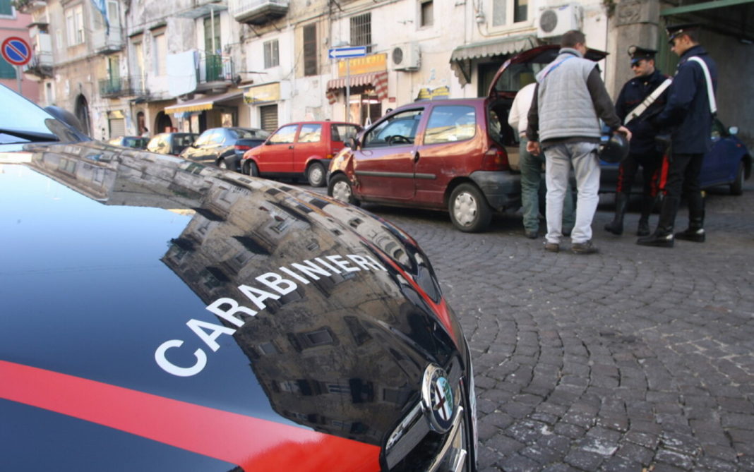 Români, arestați în Italia, acuzaţi că au omorât un bărbat