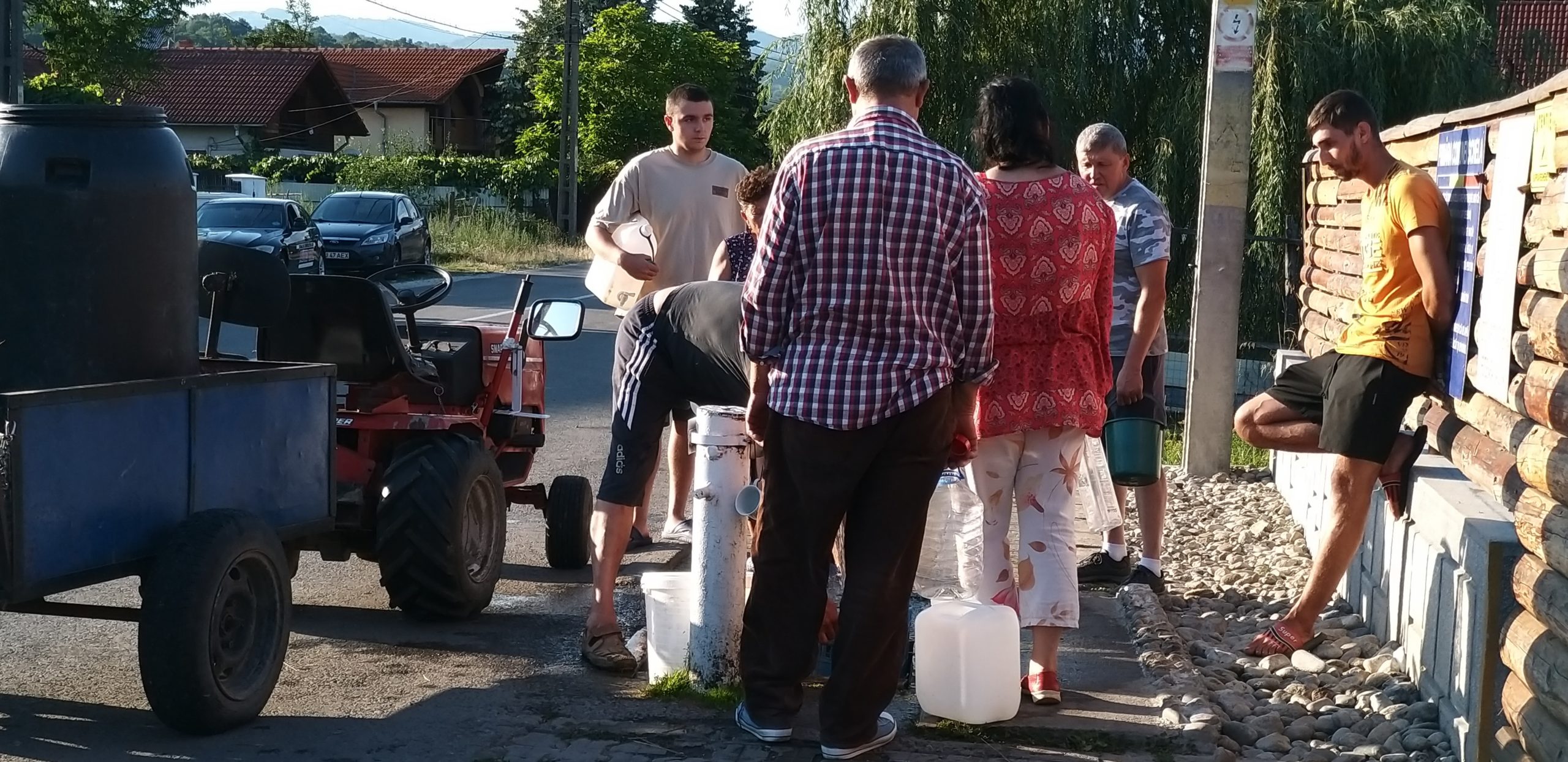 Localnicii din Schela suferă din cauza lipsei apei potabile și menajere