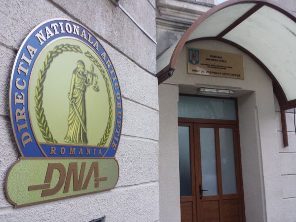 Inspector din ANAF, trimis în judecată de DNA după ce ar fi primit mită