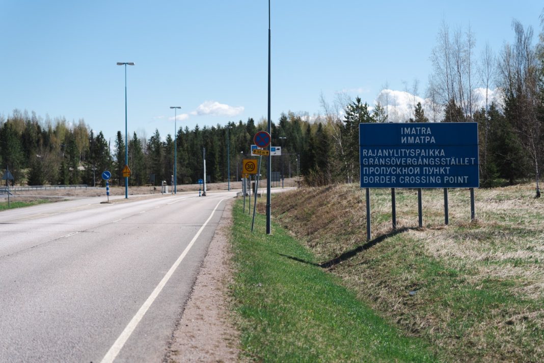 Finlanda își fortifică granița cu Rusia 