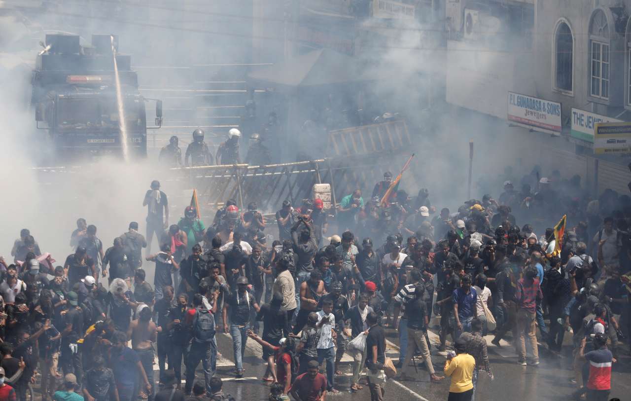 Val de demisii în Sri Lanka, din cauza protestelor masive