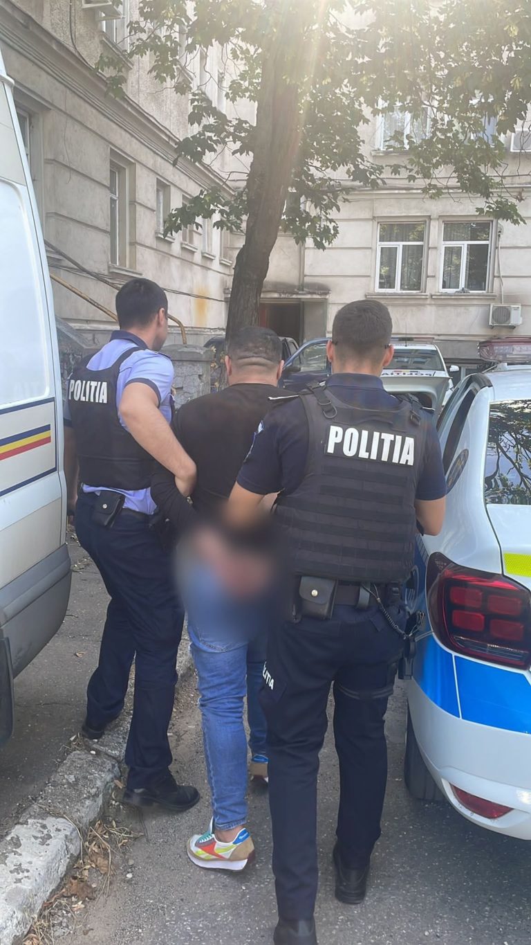 (VIDEO) Craiovean reținut pentru violare de domiciliu