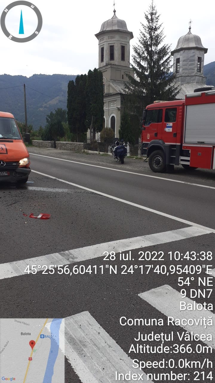 În accident sunt implicate două microbuze