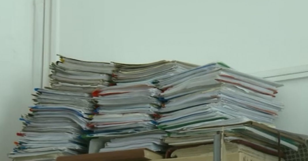 Statele de salarii se vor păstra timp de 5 ani, în loc de 50. Legea, în Monitorul oficial