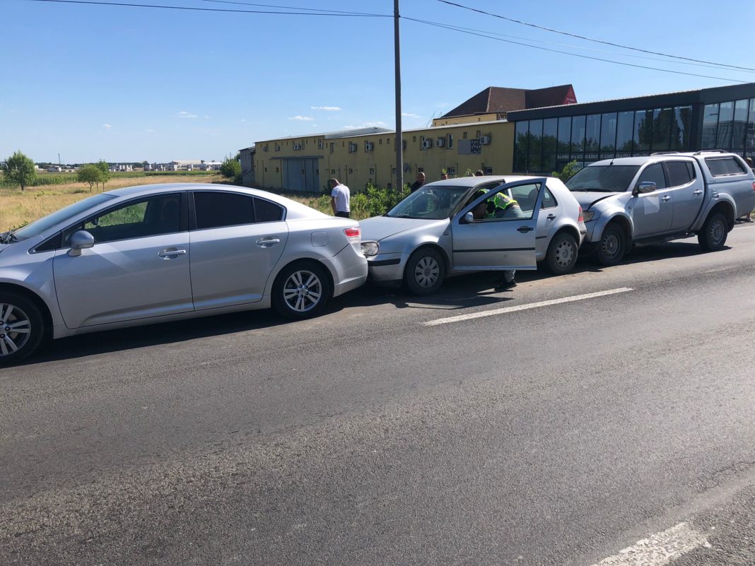 Bărbat rănit într-un accident cu trei maşini pe DN 65, lângă Craiova